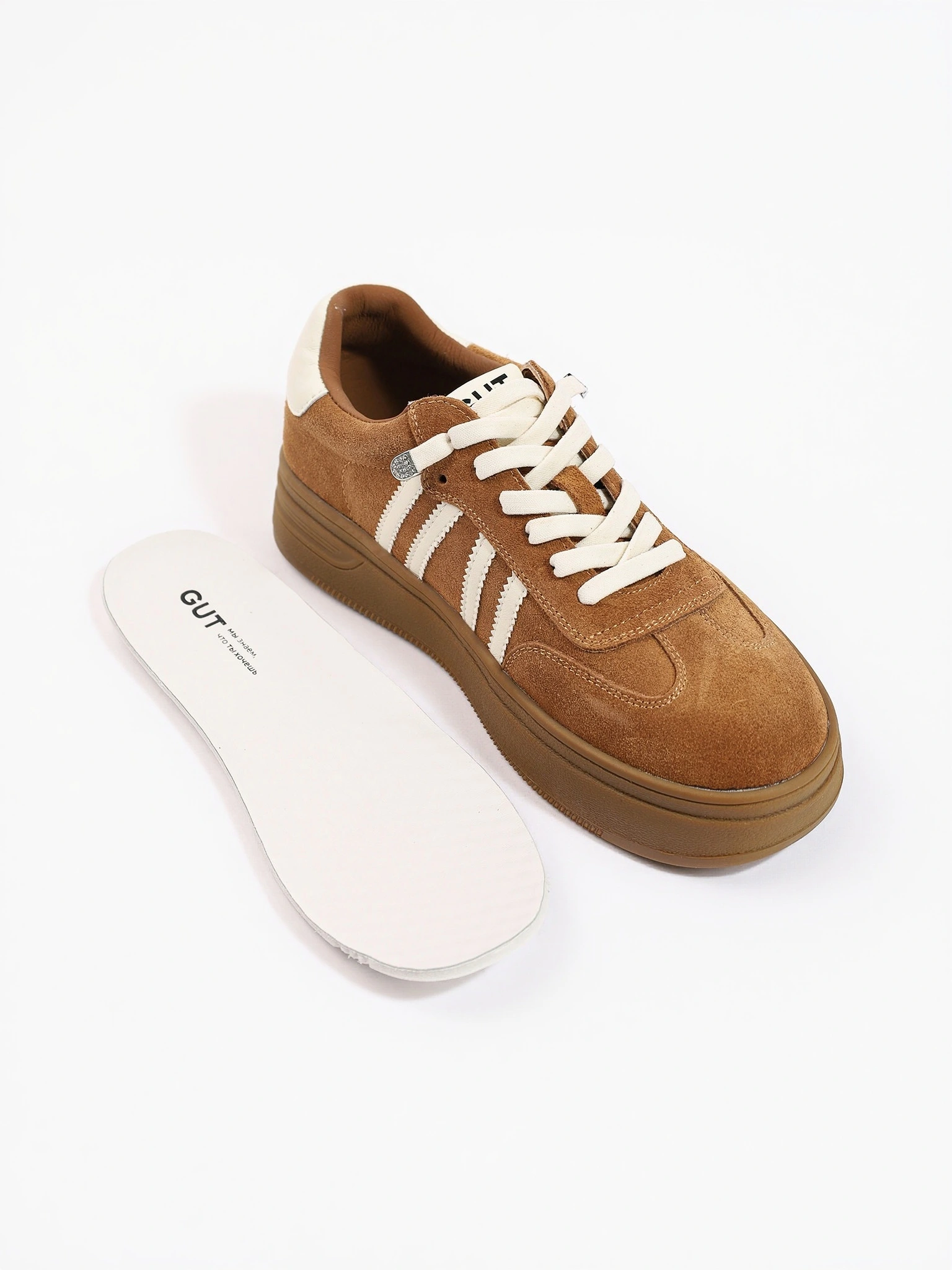 Кеды коричневого цвета из натуральной замши на средней платформе